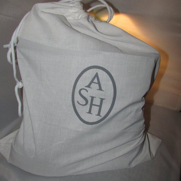 Black Ash Lewis Studded Boot Size 39 New No Tags W/ Dust Bag - Picture 8 of 8